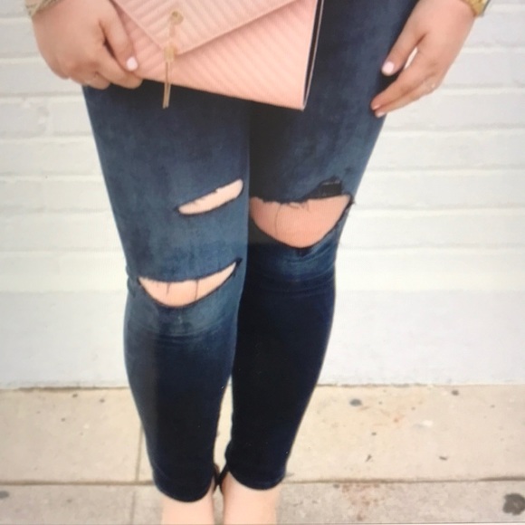 Good American Plus Size Distressed Jeans NWT - Picture 2 of 7